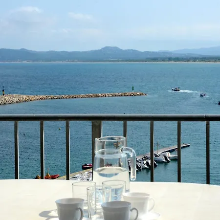 Beachfront In Spain With Pool Appartement *